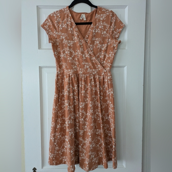 Pact Dresses & Skirts - Pact Floral Fit & Flare Crossover Dress Short Sleeve Cotton Women's Size M